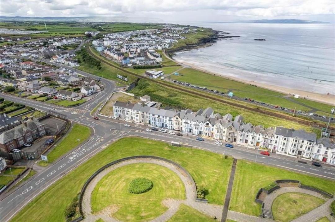 6 Dunluce Park - Portrush By The Sea Apartment Exterior photo