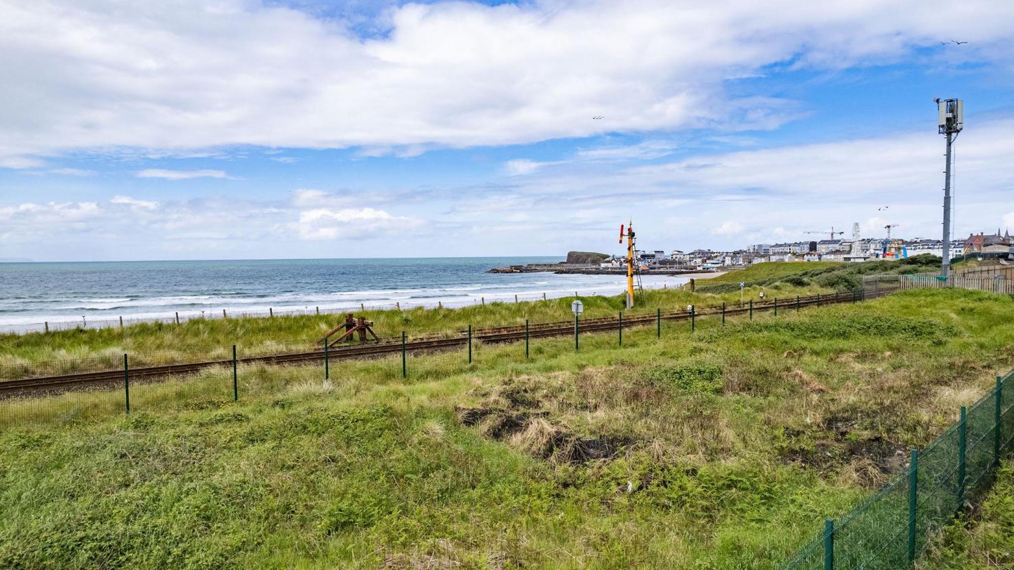 6 Dunluce Park - Portrush By The Sea Apartment Exterior photo